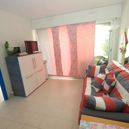 2p En Centre-ville De Avec Terrasse Et Parking - Fr-1-196-280