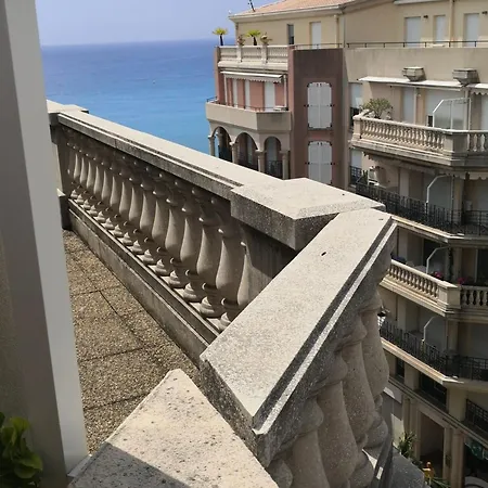 2p En Centre-ville De Avec Terrasse Et Parking - Fr-1-196-280 Apartment